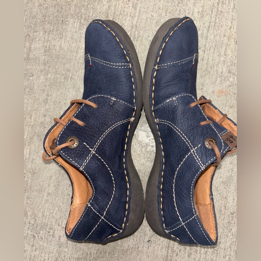 Joseph Seibel
Fergey 20 Shoe Sneaker Size 5.5US (36EU)-
Color: Ocean - Picture 3 of 6